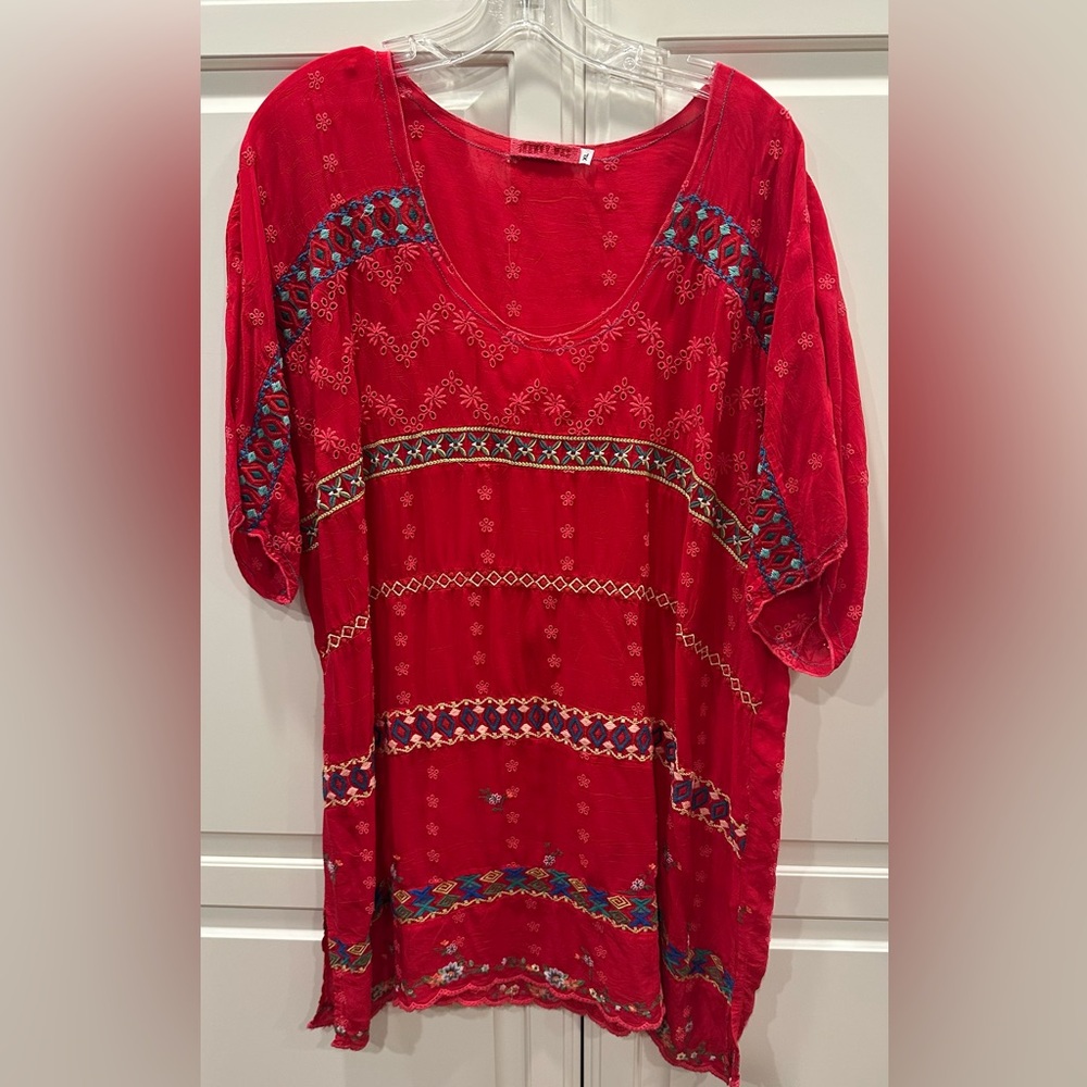 Johnny Was Size XL 100% Rayon Embroidered Blouse Top Tunic Red